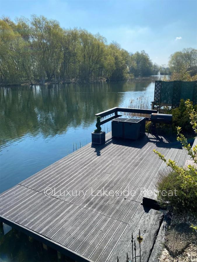 Hotel Lakeside Retreat With Hot Tub & Fishing Peg At Tattershall Lakes Country Park Exterior foto